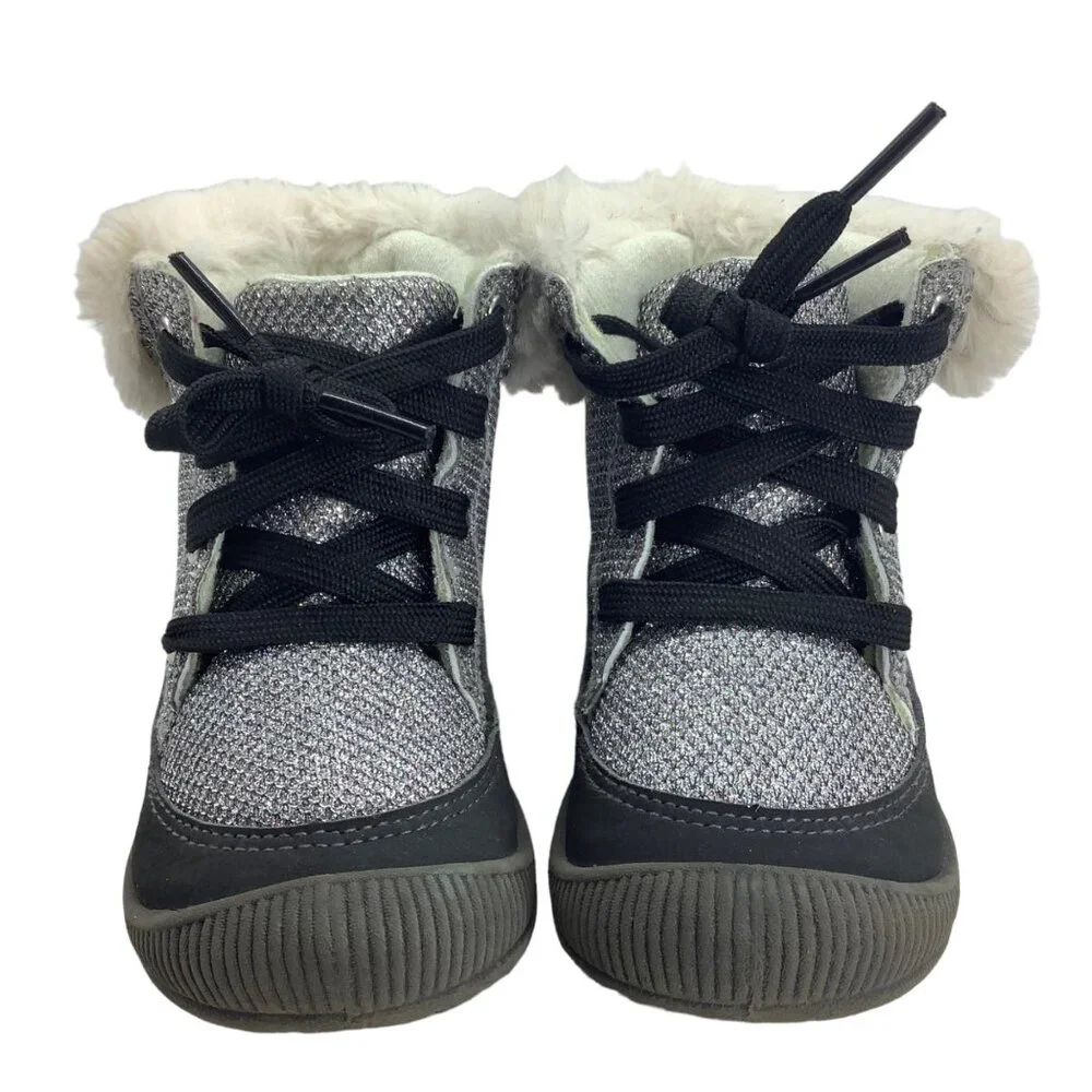 OshKosh B'Gosh Faux Fur Lined‎ Joyita Fashion Boots Toddler Girl 6 Silver White